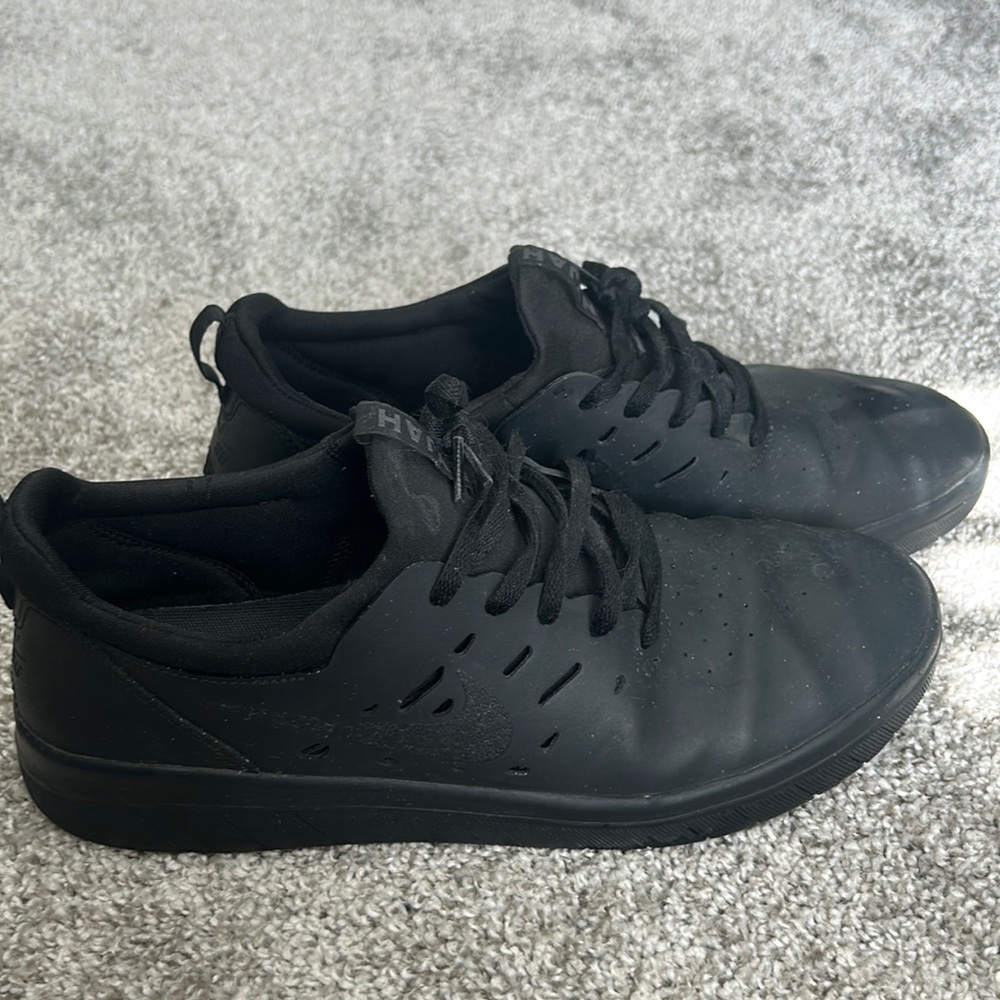 Men’s Nike zoom air black sneakers
